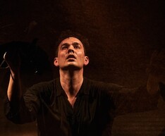 Alla Distilleria il teatro-danza della “Deviazione della Rondine. Monologo Danzato”