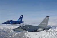 Sui cieli del Sudamerica l’Aermacchi vola alta. Due addestratori in Cile