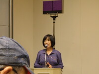 Kayoko Ikeda, una dei promotori della Conferenza Whynot9, nota scrittrice e traduttrice giapponese, alla conferenza stampa