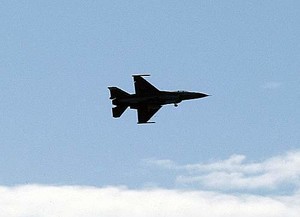 Aereo Israeliano bombarda Gaza.