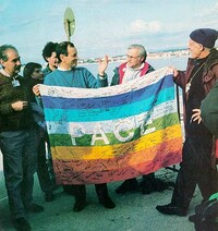 Foto di don Tonino Bello a Sarajevo