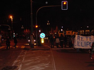 La sera in Piazza Cairoli