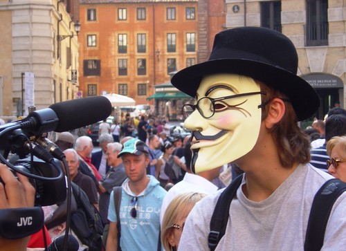 Roma 29 settembre 2011, piazza del Pantheon. La protesta contro chi vuole un'informazione ridicola