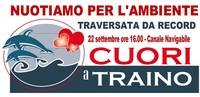 Cuori a traino, traversata a nuoto da record con 100 bambini a traino per dire NO all'inquinamento