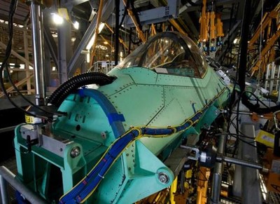 F35 in costruzione