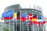 Il Parlamento Europeo chiede agli Stati Membri di proibire le armi nucleari