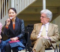 Miho Cibot e Michel Cibot all'inaugurazione della mostra delle gru dipinte al Museo della Grafica di Pisa