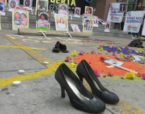 Manifestazione davanti alla Procura (Foto CDM)