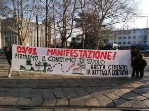 Presidio del Comitato a difesa del parco del Campus Bassini