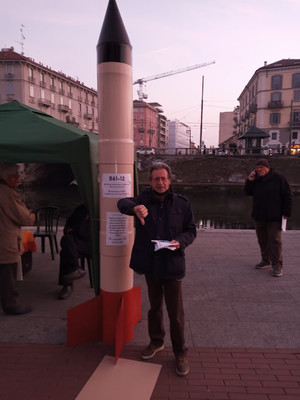 Alla Darsena di Milano con un missile nucleare