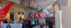 Corteo 26 aprile 2025 a Lecce: no riarmo, no guerra, no genocidio