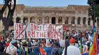 In marcia a Roma contro il riarmo