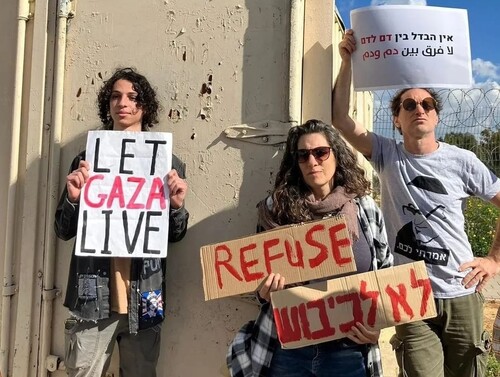 Due diciottenni israeliani rifiutano di arruolarsi nellesercito per protesta contro l'annientamento di gaza