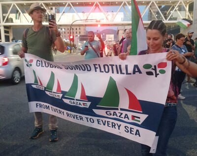 Striscione esibito a Genova il 30.8.2025
