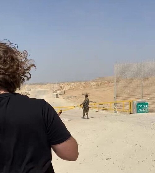 Un  tentativo di rompere l’assedio di Gaza per terra.