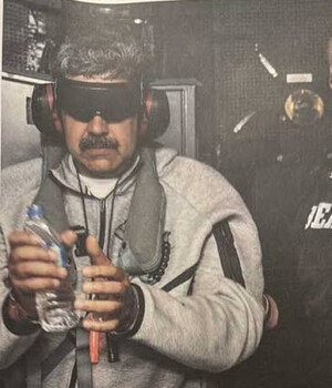 Nicolas Maduro a bordo dell'USS Iwo Jima