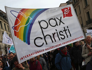 Striscione Pax Christi