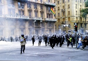 Genova - Fatti del G8 del 20 luglio 2001 Carica della polizia a Corso Torino
