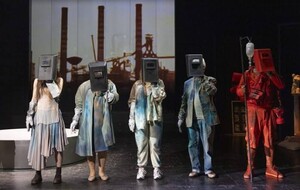 "Prometeo a Taranto, la fabbrica illuminata" di Joscha Zmarzlik