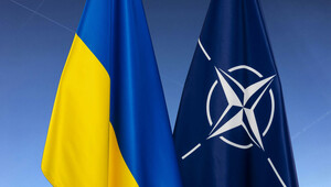 Bandiera Ucraina e bandiera NATO