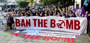 "Ban the bomb" (vieta la bomba)