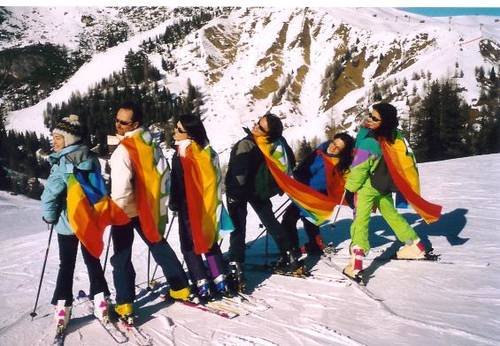 Ecco le nostre bandiere di pace a Corvara il 15 febbraio giorno della marcia della pace a Roma!!! 