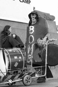 Aston, marzo 2004 - Manifestazione contro le armi e la guerra nucleare