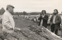 Neruda, Arevalo e l'operatore della televisione cilena durante le riprese dei documentari in Cile.