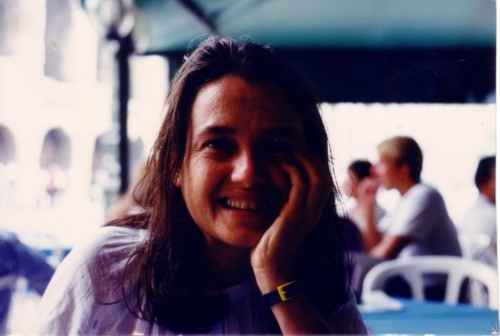 "Noi non vogliamo lasciare marcire la vita che germoglia in noi. Noi lottiamo per la Vita, la Giustizia, la Pace e la Felicità di tutti". Chiara Castellani (foto del 1997)
