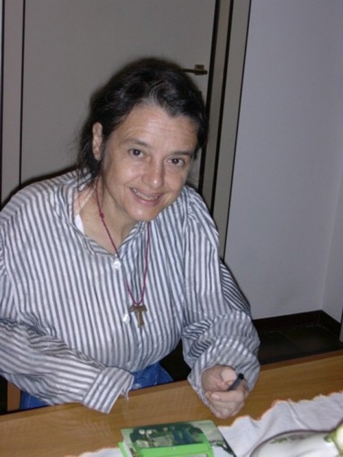 Chiara Castellani nel 1992 ha perso un braccio in un grave incidente automobilistico. La Land Rover sbanda e si rovescia. "Avevamo paura di incontare i gendarmi come all'andata", racconta.