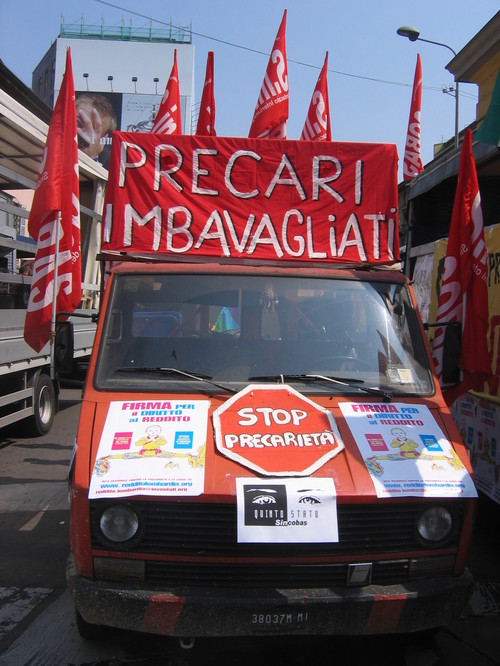 Furgone/installazione dei precari imbavagliati