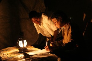 A Lukuni Wamba, durante il trasferimento verso Mumvuala, Chiara visita per tutta la notte i malati.