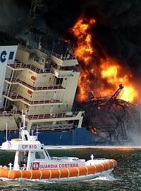 Audizione sul rigassificatore: "Come dominare nel porto un incendio di 3 chilometri e 800 metri?"