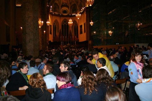 Veglia di preghiera del 6 ottobre 2007 a Perugia, nella Cattedrale di San Lorenzo, in occasione della Marcia Perugia Assisi - Inizia la veglia