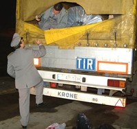 Ancona, esplosivo e armi su tir turchi per la Grecia: sventato rischio strage sul traghetto Europa Palace