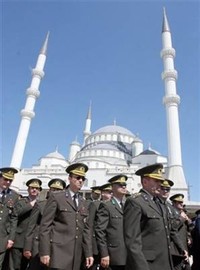 L’Italia sospenda tutte le forniture di armi alla Turchia: il parlamento si pronunci