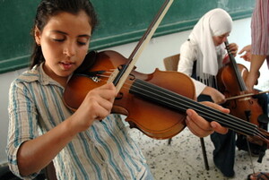 All'Auditorium di Roma per la prima della nuova opera di Moni Ovadia  “AL KAMANDJATI, La storia di Ramzi il violinista”  con la giornalista israeliana Amira Hass e l'attore teatrale palestinese Bakri. 